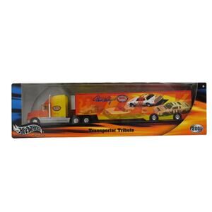 Hot Wheels 2001 Nascar Darrell Waltrip Diecast Transporter Truck